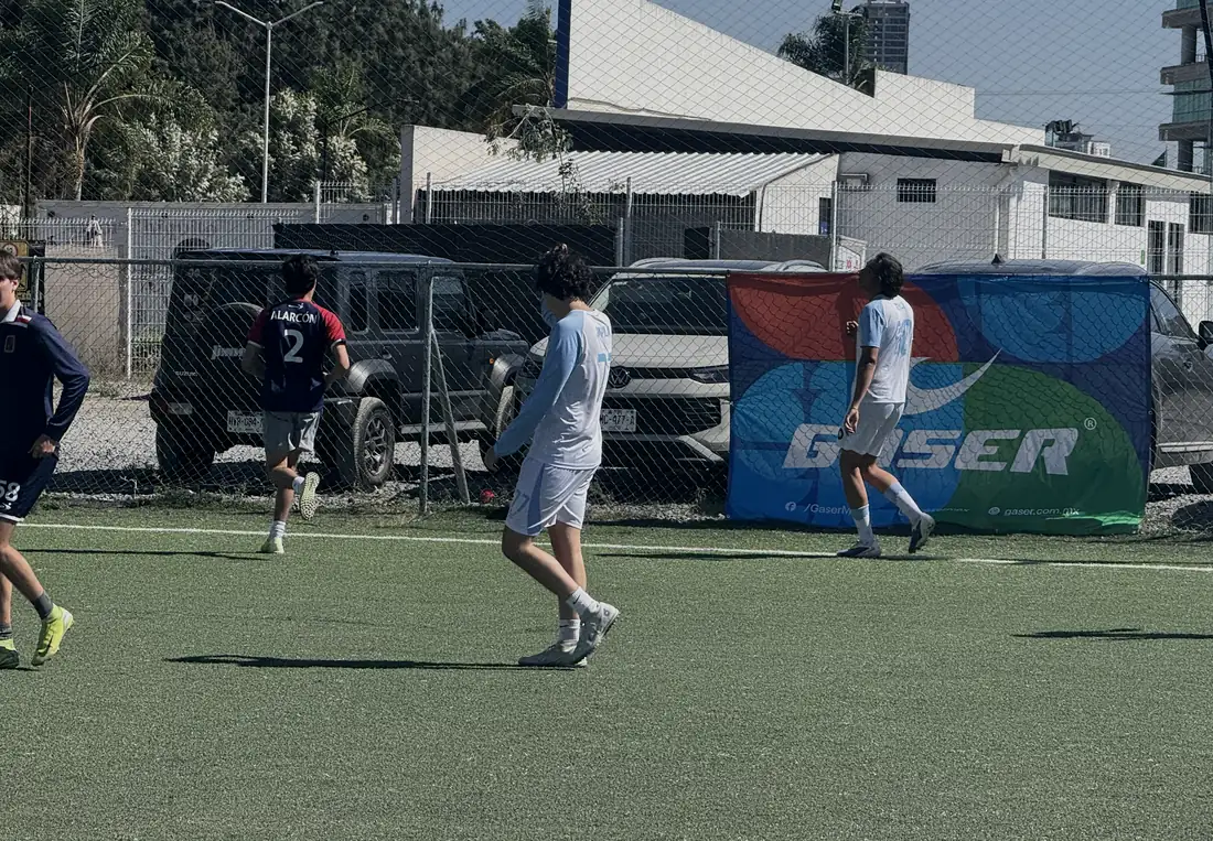 Partido de un torneo en una cancha de Derbia